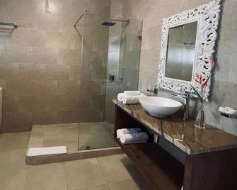 Sun Properties and Resort Hotel - Beau Vallon - Bagno