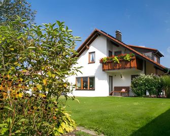 Anne´s Ferienwohnung - Bad Waldsee - Edificio