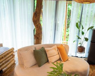 Treehouse de Valentine - Balamban - Living room