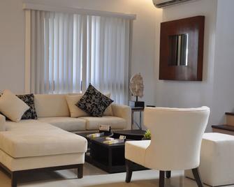 Tumon Bel-Air Serviced Residence - Tamuning - Living room