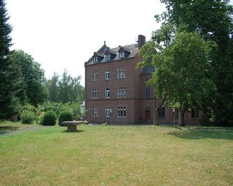 Stiftsberg - Bildungs- Und Freizeitzentrum - Kyllburg - Будівля