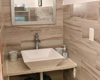 Villa Serenity Water View Suite Sleeps 3 - Pool - Île de Providenciales