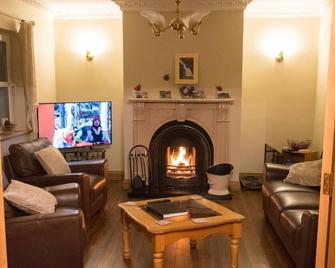 Slieve League House B&B - Teelin - Living room