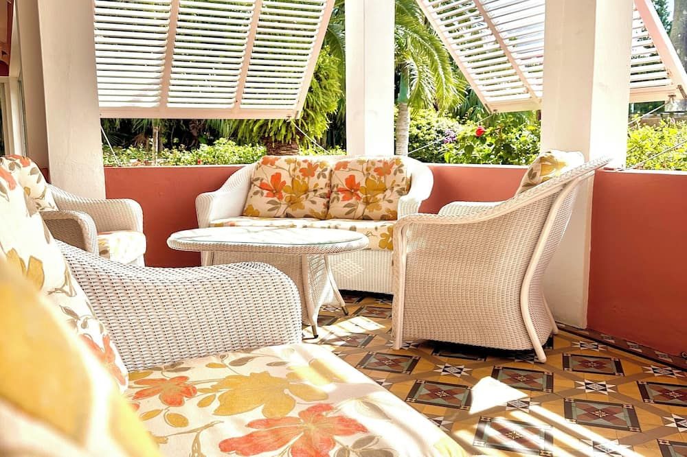 Royal Palms Hotel - המילטון - מרפסת