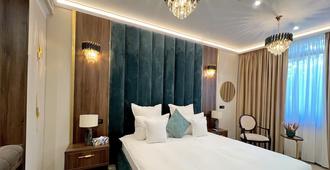 Hotel 5 Continents - Craiova - Bedroom