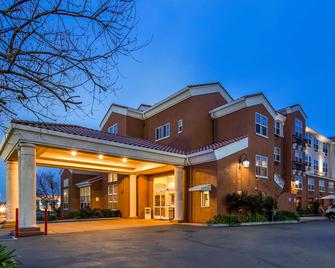 Best Western I-5 Inn & Suites - Lodi - Building