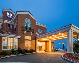 Best Western I-5 Inn & Suites - Lodi - Building