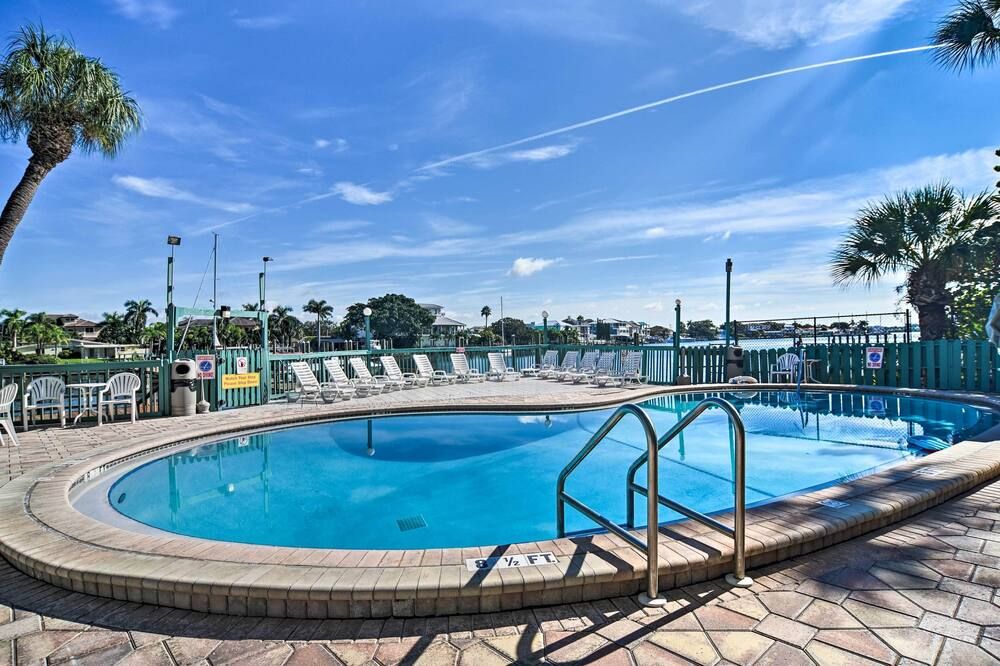 Coastal Clearwater Condo: Half Mile to Beach! - Clearwater Beach - Basen