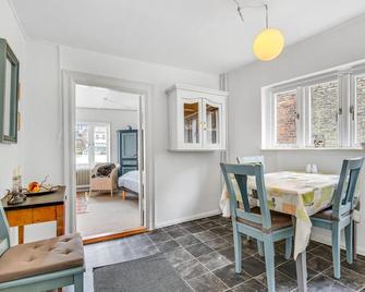 Amazing Apartment In Aabenraa With Wifi - Rødekro - Dining room