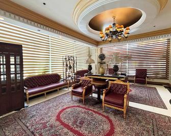 Tiara Oriental Hotel Makati powered by Cocotel - Manille - Salon