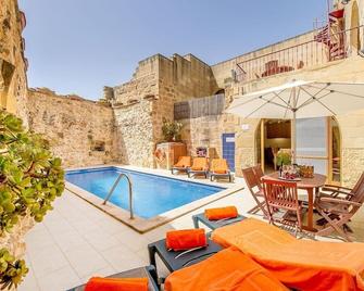 Lellux Holiday Home - Nadur - Pool