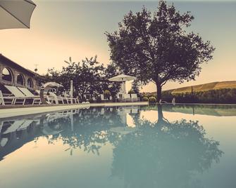 Langhe Country House - Neive - Piscina