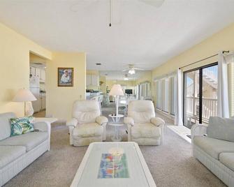 Fabulous Beachfront Corner Unit In Low-Rise Condo Complex. Gorgeous Sunsets. West End Pcb! - Laguna Beach - Sala de estar