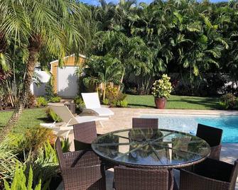 Private bedroom & den suite with shared pool & tropical garden - Fort Lauderdale - Pool