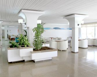 加爾比別墅酒店 - Canet de Mar - 大廳
