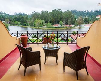The Carlton - Kodaikanal - Balcony