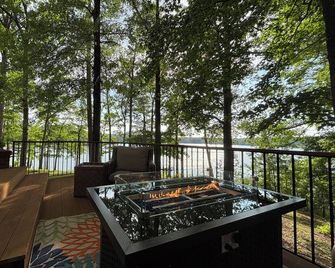 Waterfront Lake House - Henderson - Balkon