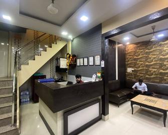 Hotel Royal Grand - Near Mumbai International Airport - Powai - Front desk