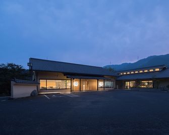 Okutamaji - Ōme - Gebäude