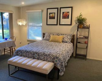Hidden Cottage At Lilypond - Reedley