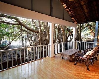 Temple Garden - Canacona - Balkón