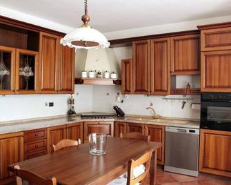 Typical Monferrato apartment among the Vineyards - Grazzano Badoglio - Kitchen