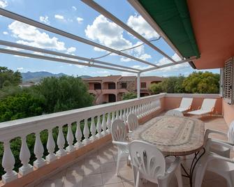 Residence Le Colonnine - San Teodoro - Balkon