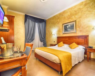 蒙特卡洛酒店 - 羅馬 - 臥室