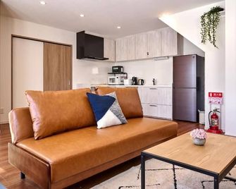 Koyo Yuki - Furano - Living room