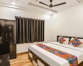 Fabhotel Royal Stay - Beltarodi - Nagpur - Bedroom