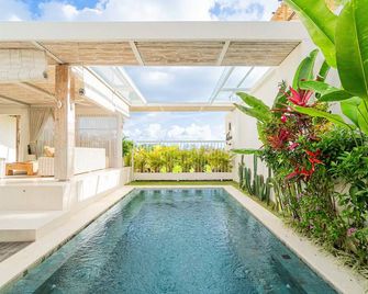 Kokomo Villas by Aayan - North Kuta - Pool