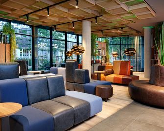 Holiday Inn Osnabruck By IHG - אוסנבריק - טרקלין