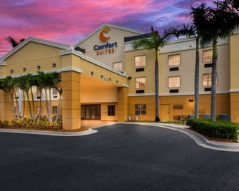 Comfort Suites Vero Beach I-95 - וורו ביץ' - בניין