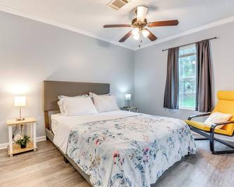 7 Mi to Downtown Atlanta Home with Yard - Atlanta - Habitación