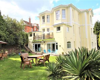 Chelston Dene Holiday Apartments - Torquay