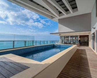 Xunliao Bay Yijing Holiday Sea-view Hotel - Huizhou - Pool