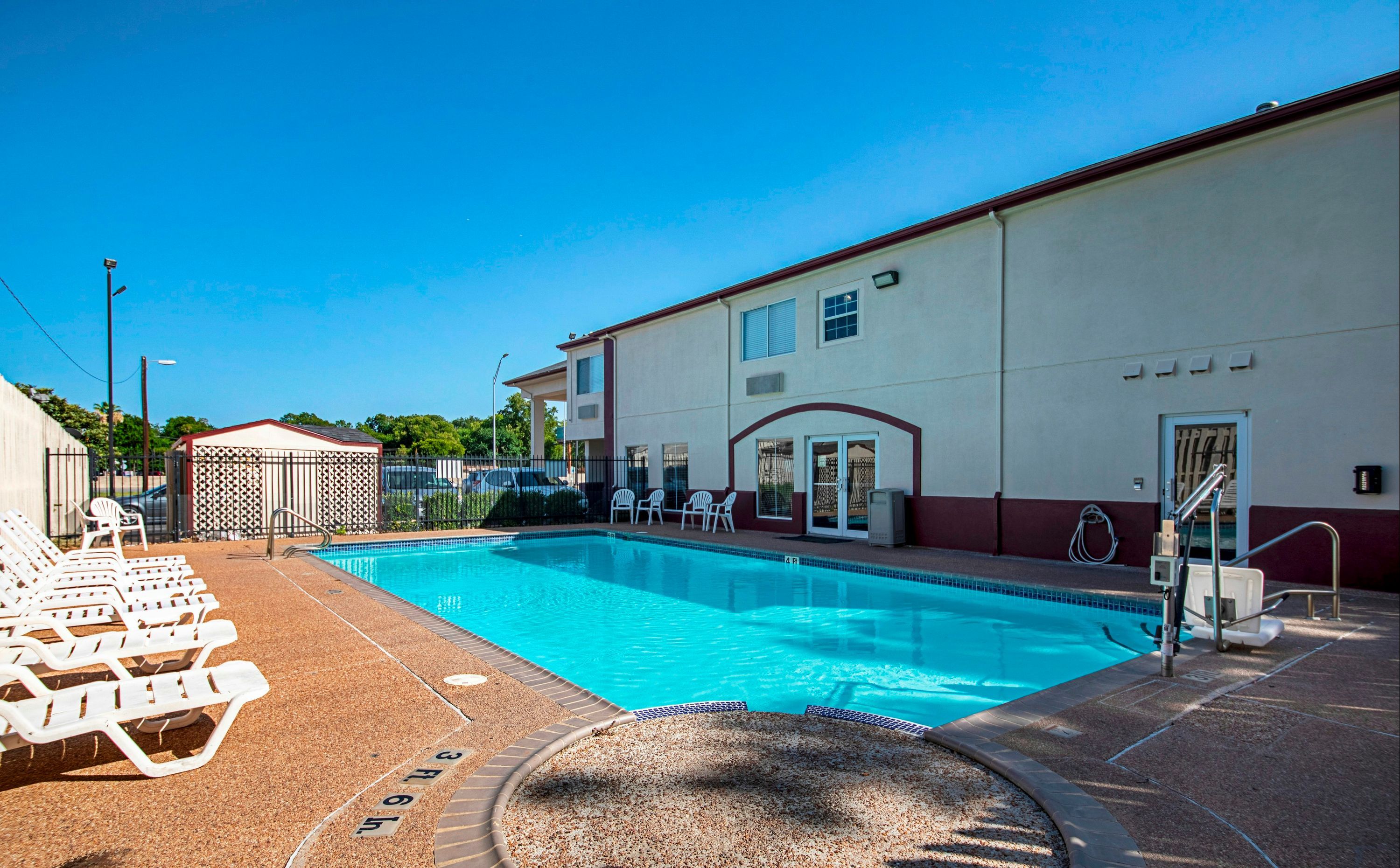 Red Roof Inn San Marcos - סן מרקוס - בריכה