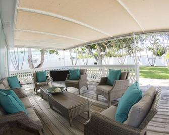 Awesome Location, Huge Fenced Yard, Intracoastal View, 5star Review, Island Deco - Tequesta - Patio