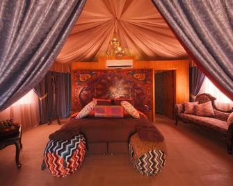 Memories Aicha Luxury Camp - Wadi Rum - Bedroom