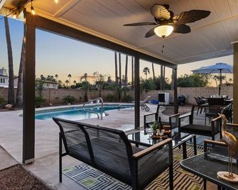 Modern and Stylish Remodeled 4 Bdrm w/ HTD Pool! - Phoenix - Piscina