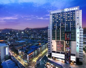 Hotel Skypark Kingstown Dongdaemun - Seoul - Building