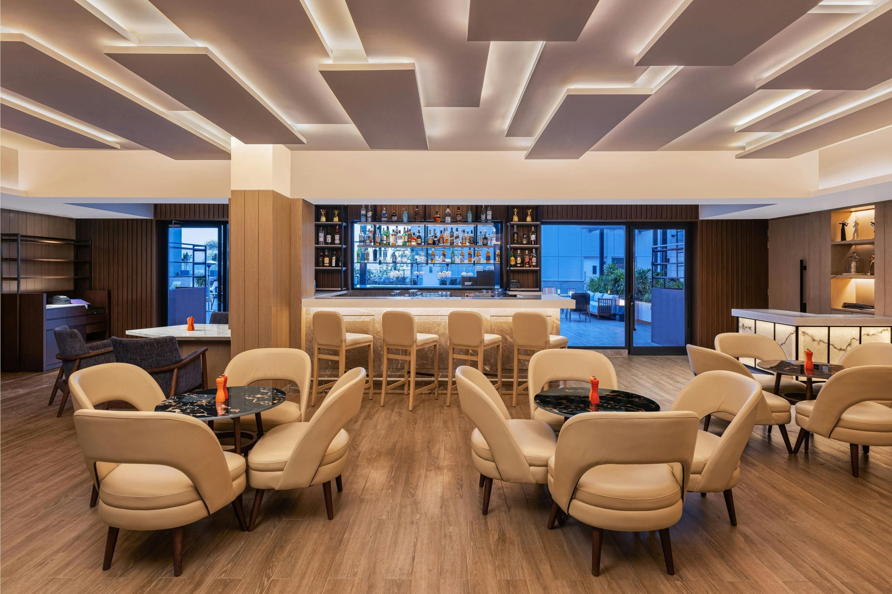 Courtyard by Marriott Shillong - Shillong - Lounge