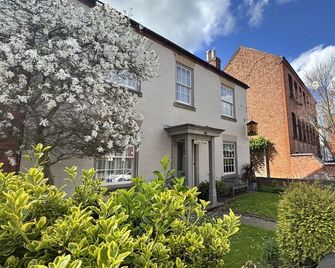 The Coach House - Derby - Toà nhà