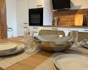 Stuttgart Lux Living |Stylish Living in the Center - Stuttgart - Dining room