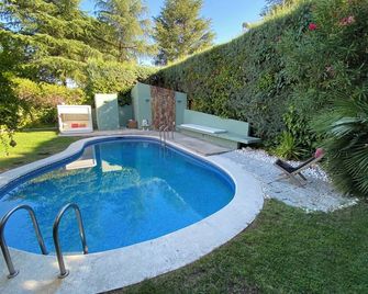 Casa de Diseño con Piscina Privada y Jardín - Las Rozas - Piscine