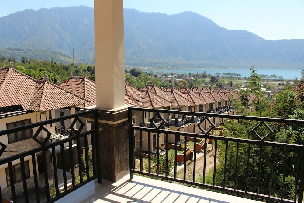 سي إل في هوتل آند فيلا