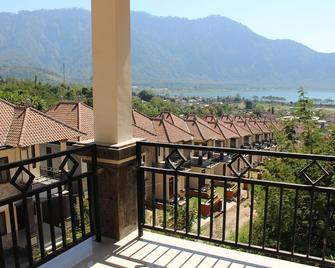 CLV Hotel & Villa - Baturiti - Balkón
