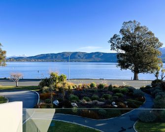 Fiordland Lakeview Motel And Apartments - Te Anau - Outdoor view