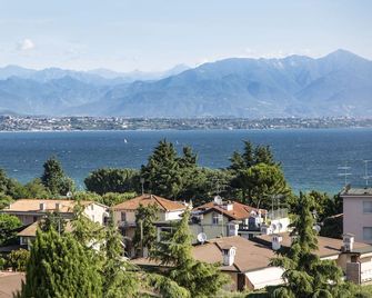 Hotel Villa Maria - Desenzano del Garda - Outdoor view