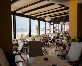 Hotel Hawaii - מאמאיה - מסעדה